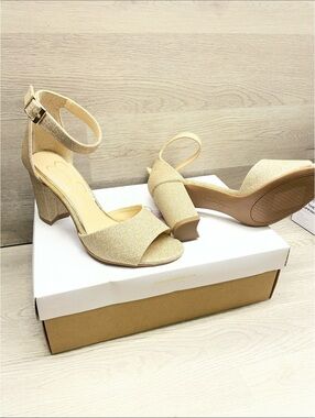 Jessica Simpson Champagne Glitter Block Heel Sandals with Ankle Strap #258